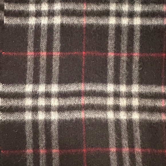 Burberrys Scarf - Picture 4 of 4
